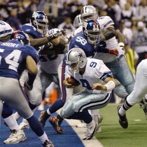 El QB de los Dallas Cowboys, Tony Romo